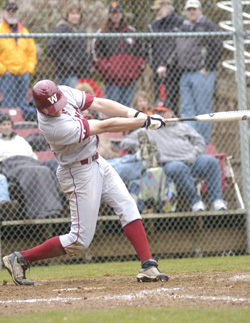 Red Hawks Outscore Bearcats, 14-7, in Final Game of Series
