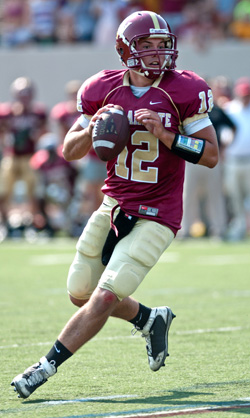 Knecht Scores on 67-yard Catch and 80-yard Run, in 31-9 Win over Southern Oregon