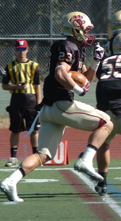 Giza is Selected as NWC Special Teams Student-Athlete of the Week