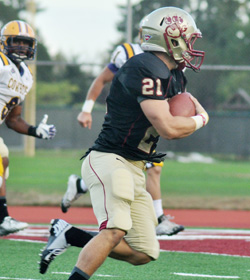 Willamette Rolls Up 690 Yards, as Bearcats Move Past Puget Sound, 62-20