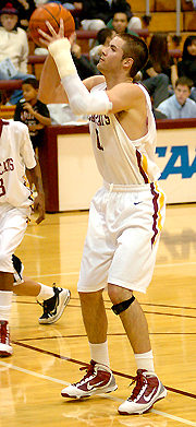 Whitman Wins Up-Tempo Game over Bearcats, 103-82