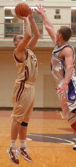 Whitman Heats Up in First Half to Defeat Willamette, 103-71