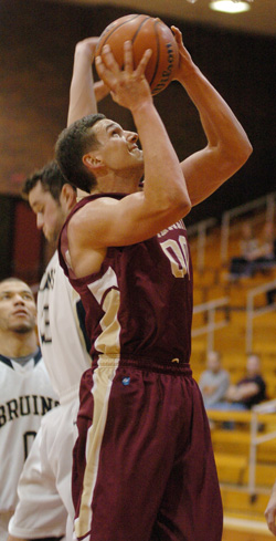 Willamette Slips Past Pacific Lutheran, 75-74