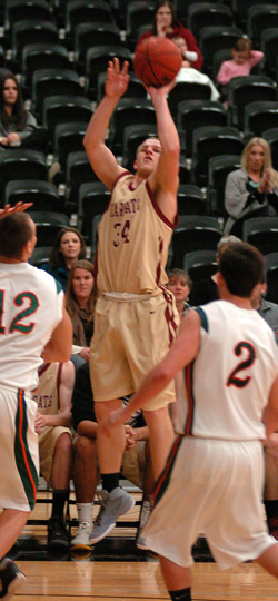 Redlands Outscores Bearcats 91-86 in Overtime at Chapman Tournament