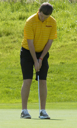 Bearcats Pass Wildcats for First Place at Willamette Invitational