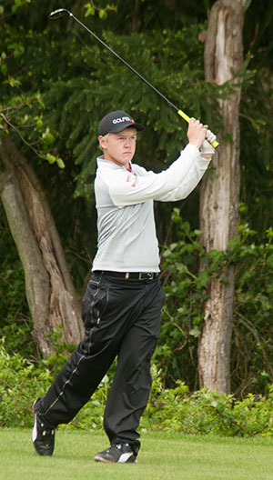 Mitzel Tied for Lead, Bearcats in Second after Day #1 of Fall Opener