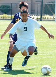 Pacific Lutheran Slips Past Bearcats, 1-0