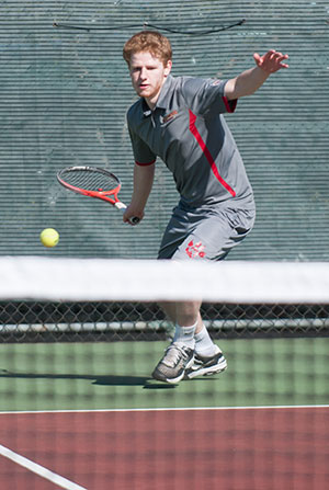 Bruins Down Bearcats in Men's Tennis, 8-1
