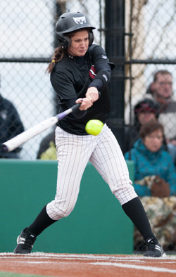 Lewis & Clark Defeats Bearcats, 8-5 and 3-2