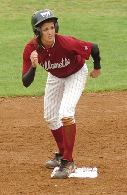 Linfield Defeats Bearcats in NWC Doubleheader