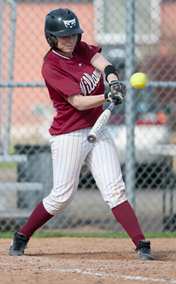 Pacific Lutheran Sweeps Doubleheader from Bearcats