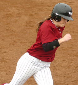 Winslow Named NWC Softball Hitter Student-Athlete of the Week
