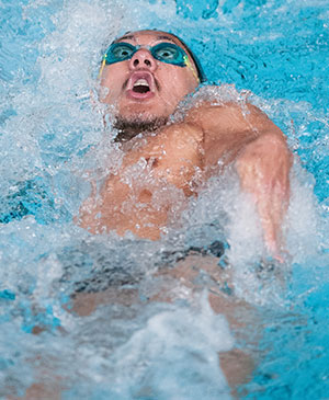 Willamette Swimming Sweeps Lewis & Clark