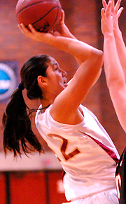 Puget Sound Shakes Pesky Bearcats in Final 10 Minutes, 76-49