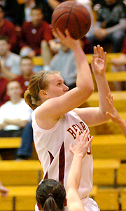 Pioneers are Strong on the Boards, Down Bearcats, 70-58