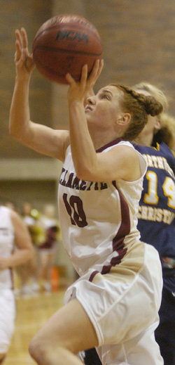 Puget Sound Survives against Bearcats, 69-63
