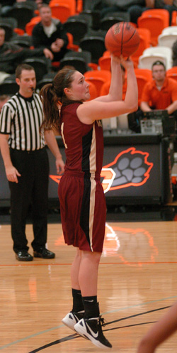 Lewis & Clark Grabs Early Lead, Defeats Willamette, 77-43