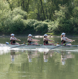 Willamette Rowing Team Competes at Portland Fall Classic