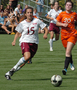 Skelly Scores Twice in Final Six Minutes, as Bearcats Rally Over Whitman, 2-1