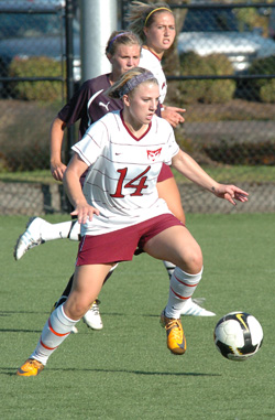 Pacific Clips Bearcats, 2-1, in Women's Soccer