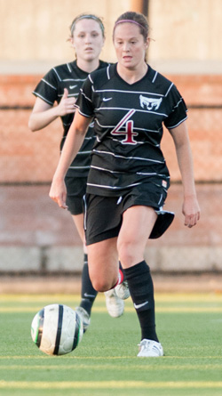 Whitman Scores Lone Goal in Second Half, Downs Willamette, 1-0