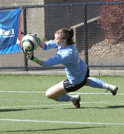 Price Stops a PK, Earns 12 Saves, as Willamette Ties Linfield, 0-0
