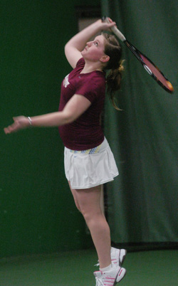 Willamette Edges Lutes, 5-4, with Four Wins in Singles