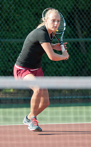 Lewis & Clark Defeats Bearcats, 9-0, in Women's Tennis