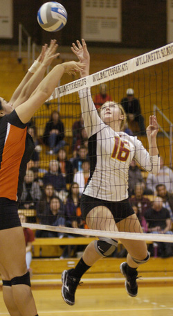 Bearcats Sweep Pioneers, 25-22, 25-17, 25-14