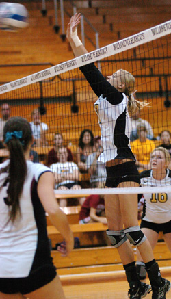 Willamette Rallies to Force a Fifth Set before Falling to #15 Pacific Lutheran